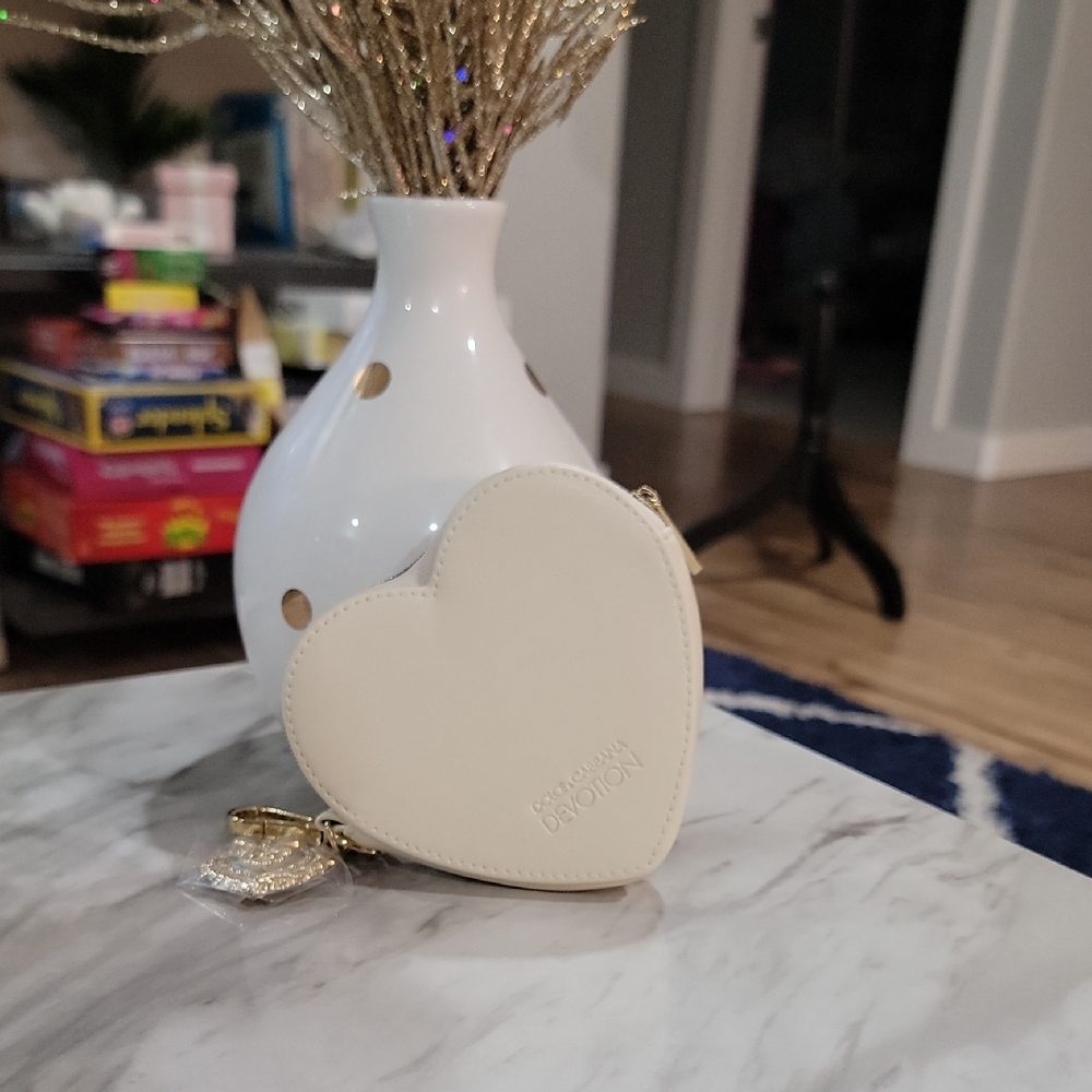 NEW Dolce & Gabbana Devotion Cream Heart-Shaped Key Chain Coin Purse
